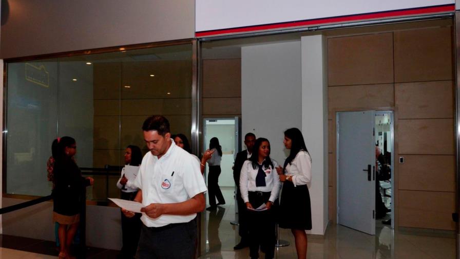 Reabrirán el 15 de junio centro de visado de EE.UU. solo para visas de paseo Reabrirán el 15 de junio centro de visado de EE.UU. solo para visas de paseo