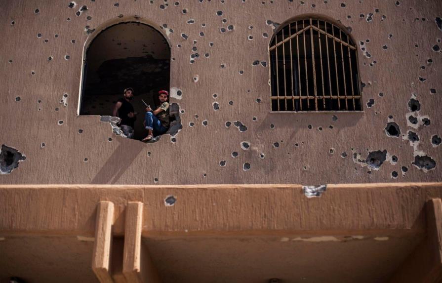 Decenas de muertos en cuatro días de intensos bombardeos en Trípoli, Libia
