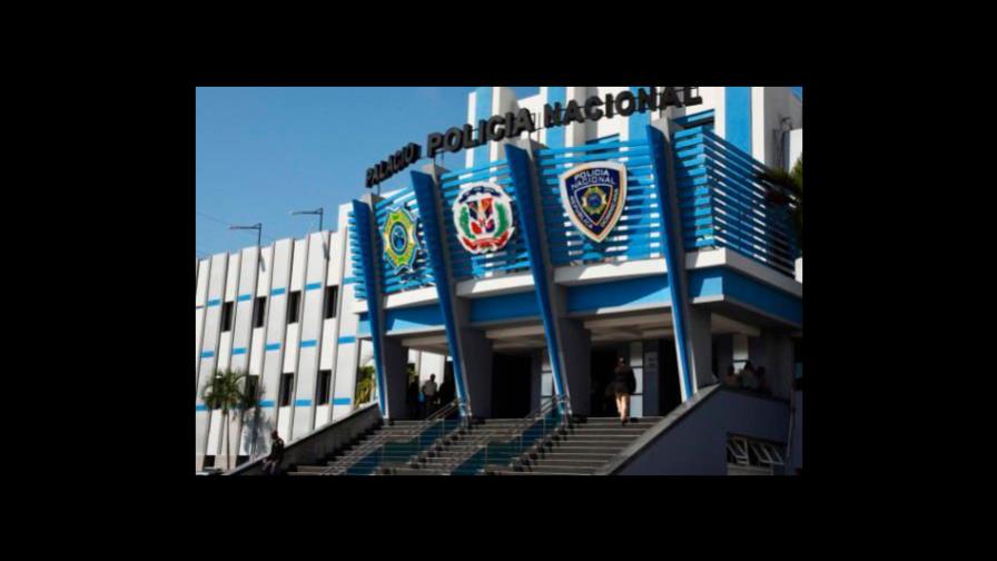 Gobierno aumentará salarios a policías el próximo mes Gobierno aumentará salarios a policías el próximo mes