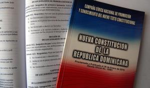 Realizan panel sobre los 10 años de la Constitución de 2010