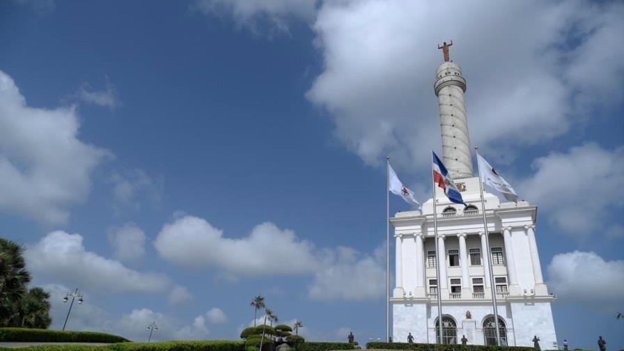 Santiagueros escogerán el domingo nuevas autoridades en 10 municipios y 16 distritos municipales Santiagueros escogerán el domingo nuevas autoridades en 10 municipios y 16 distritos municipales