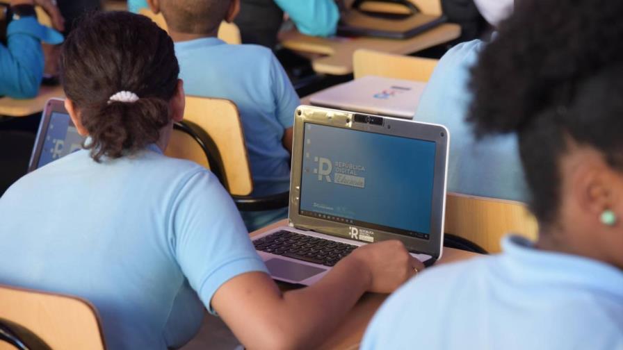 Un 30 % de los estudiantes de escuelas públicas no cuentan con acceso a internet