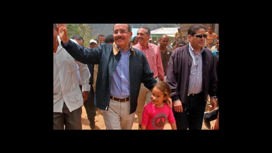 Peledeístas salen en defensa de Danilo Medina por las visitas sorpresa 