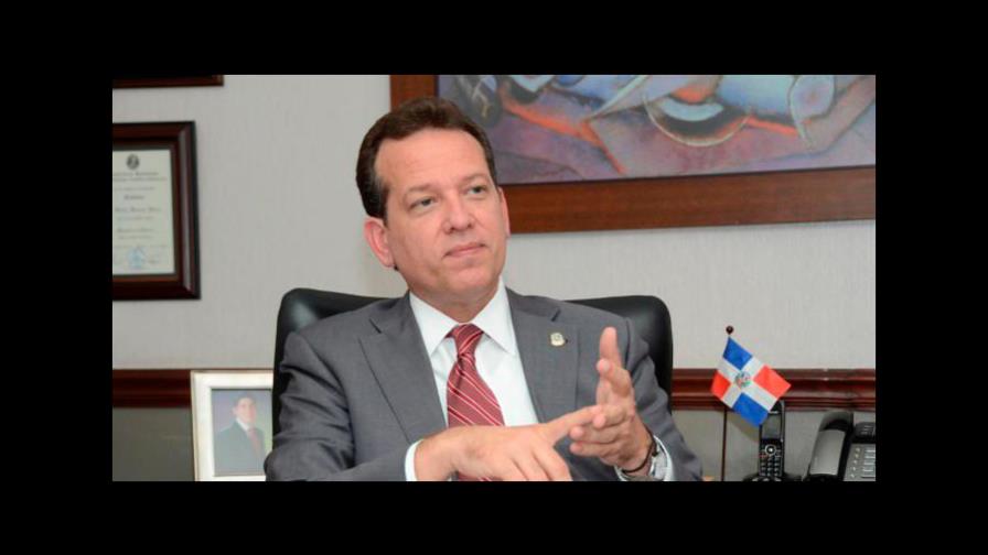 Ito Bisonó recuerda que retiró sus aspiraciones presidenciales en octubre de 2019 