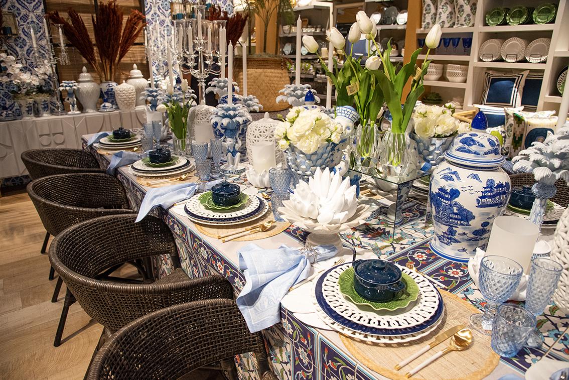 Mesa inspirada en la propuesta “Bahía azul”.