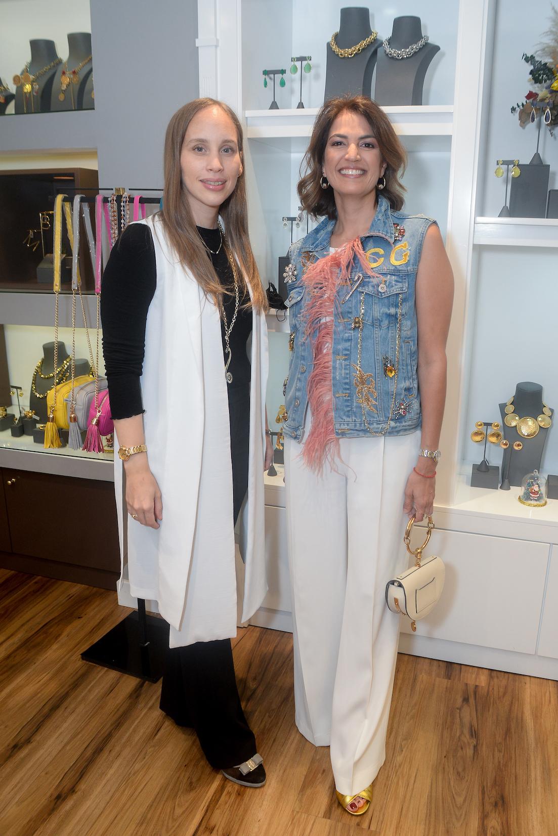 Sarah Peña y Cynthia Gárate.