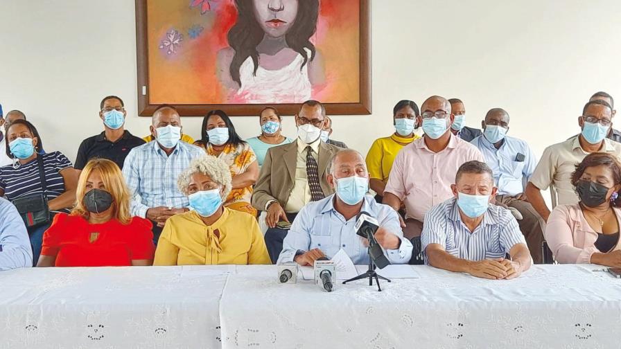 Plantean terminar el año escolar el 30 de junio y que se promuevan estudiantes Plantean terminar el año escolar el 30 de junio y que se promuevan estudiantes