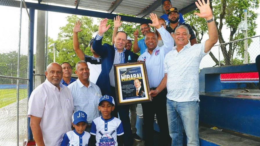 Fedobe reconoce trayectoria de Mirabal en la crónica