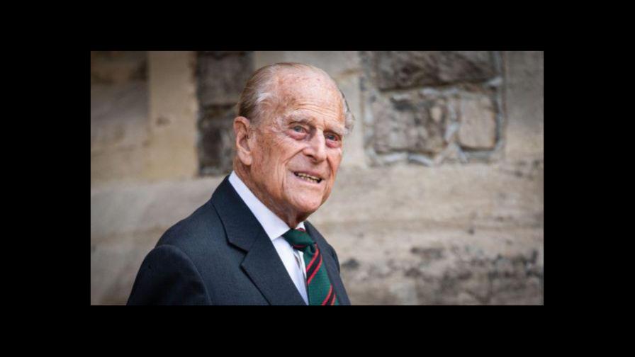 Príncipe Felipe sale del hospital tras un mes ingresado