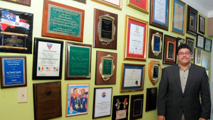 ¿Puede Francisco Camacho ser ministro deportivo y presidente de una federación?