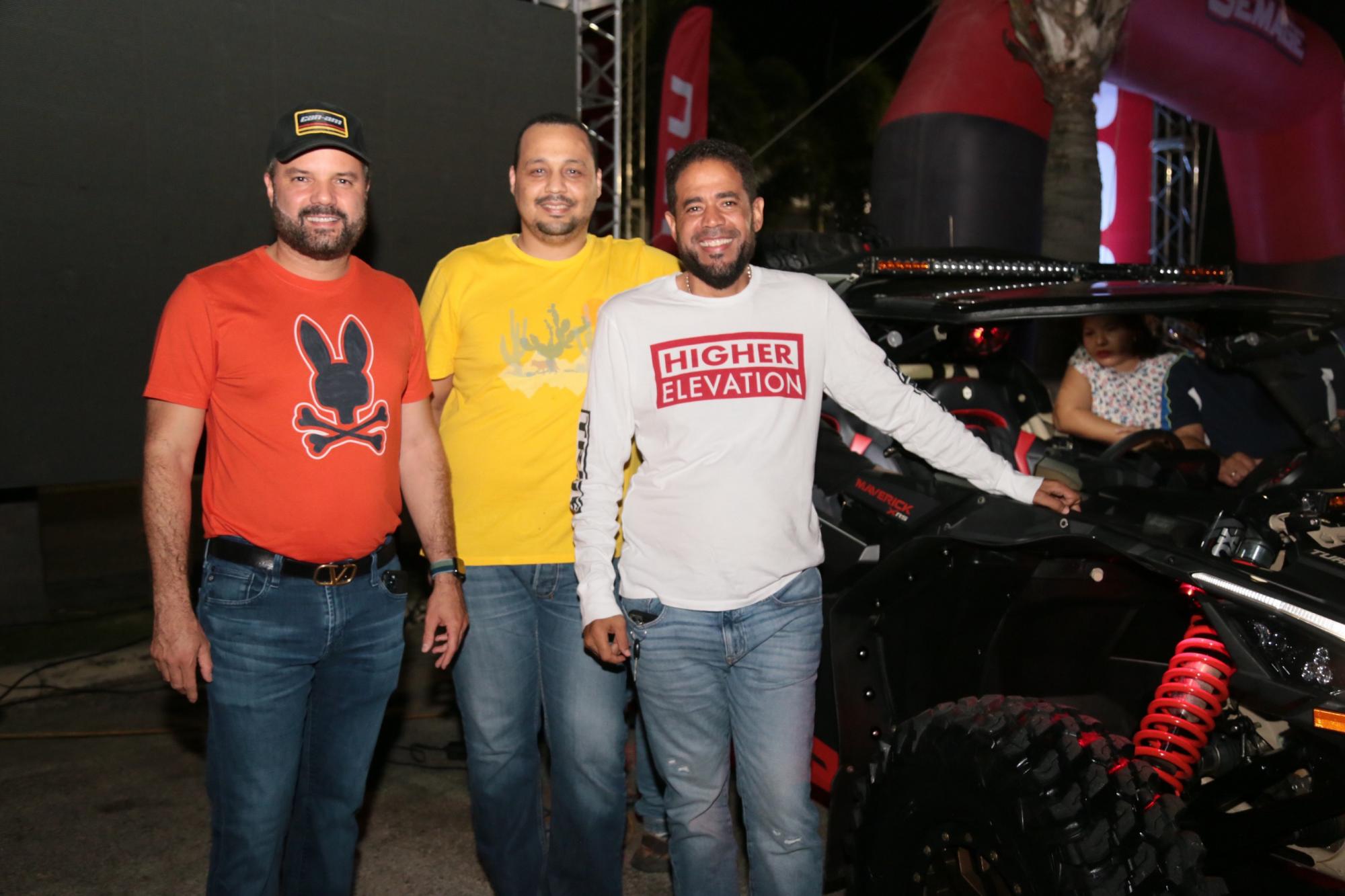 Carlos Aybar, Vinichel Valerio y Abel Lachapelle.