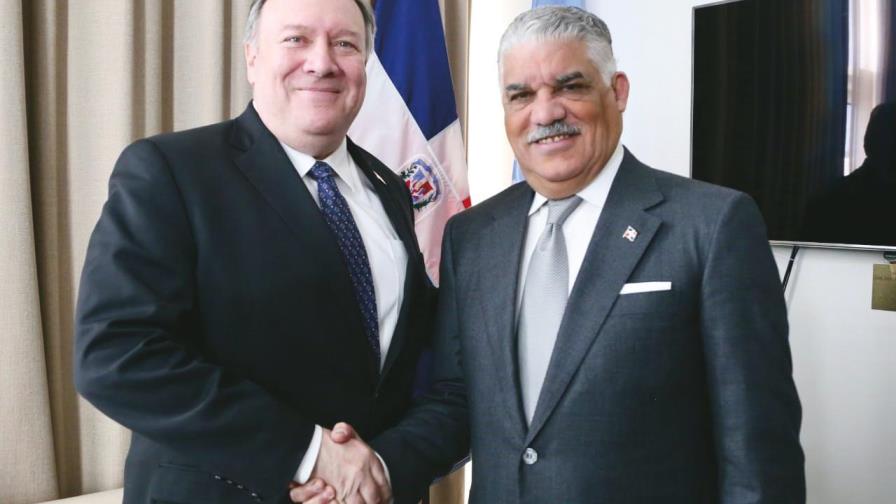 Nicolás Maduro y oposición miden fuerza con militares 