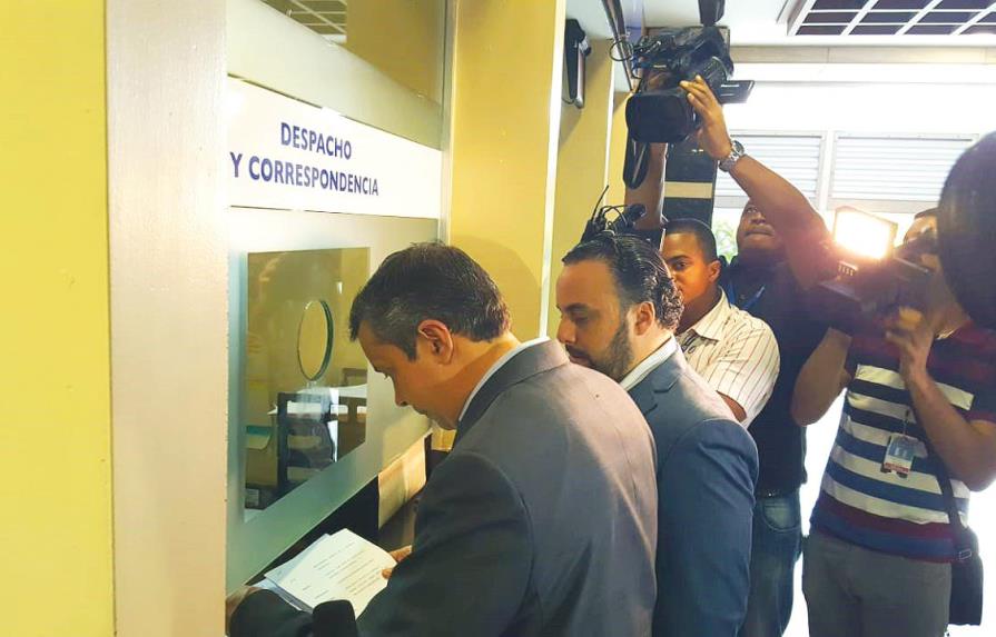 PRM interpone primera denuncia en PGR sobre delitos electorales