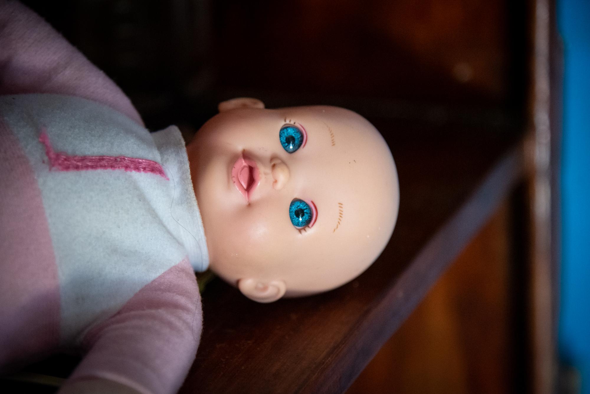 Esta muñeca es uno de los juguetes predilectos de la niña. (Juan Miguel Peña / Diario Libre)