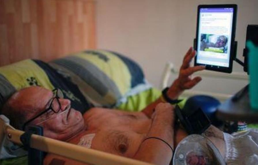 Hospitalizan francés que transmitió su desconexión en Facebook        
