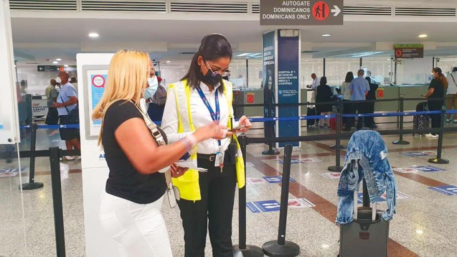 Llenado de e-Ticket para entrar y salir de la RD fue más fluido en su segundo día obligatorio Llenado de e-Ticket para entrar y salir de la RD fue más fluido en su segundo día obligatorio