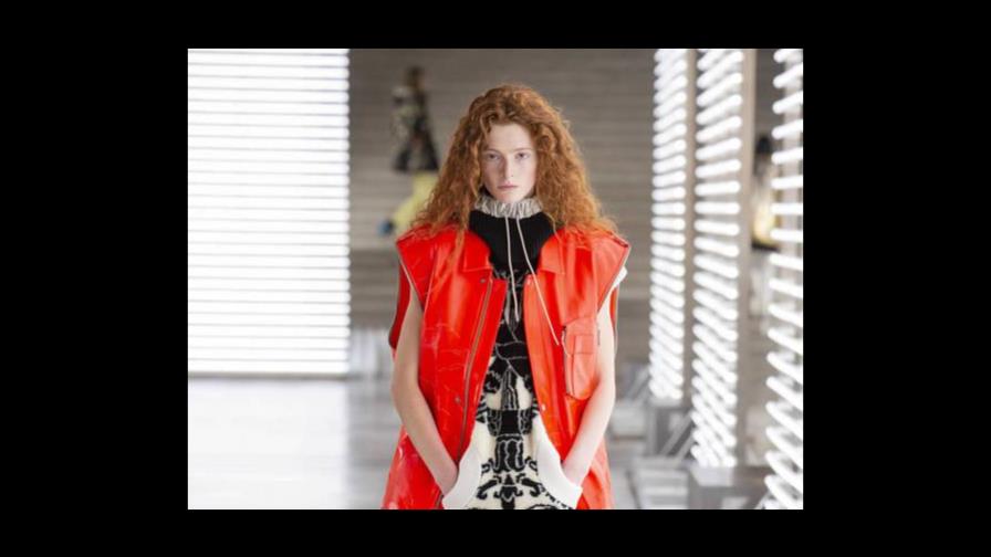 Louis Vuitton combina pasado y futuro en la pasarela de París
