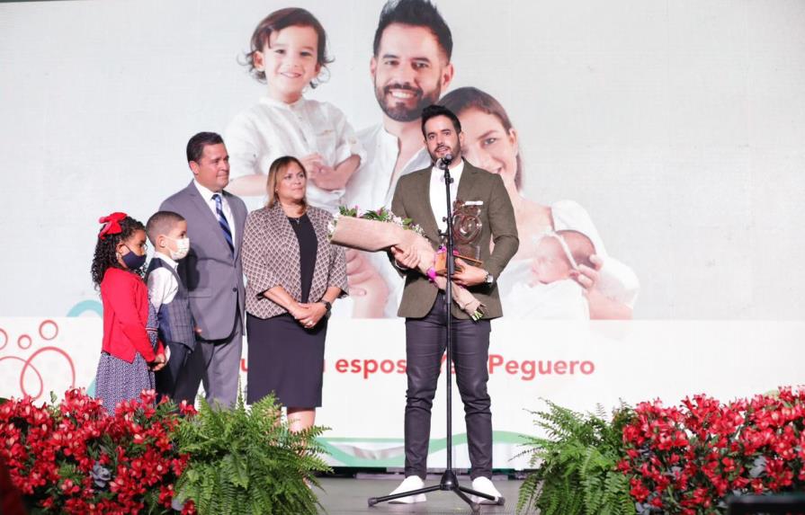 Tres familias dominicanas reciben el Premio de Valores Familiares 2021