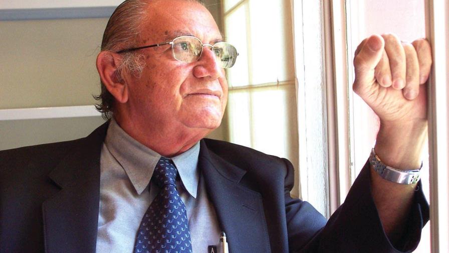 El valioso legado literario del fenecido escritor Marcio Veloz Maggiolo