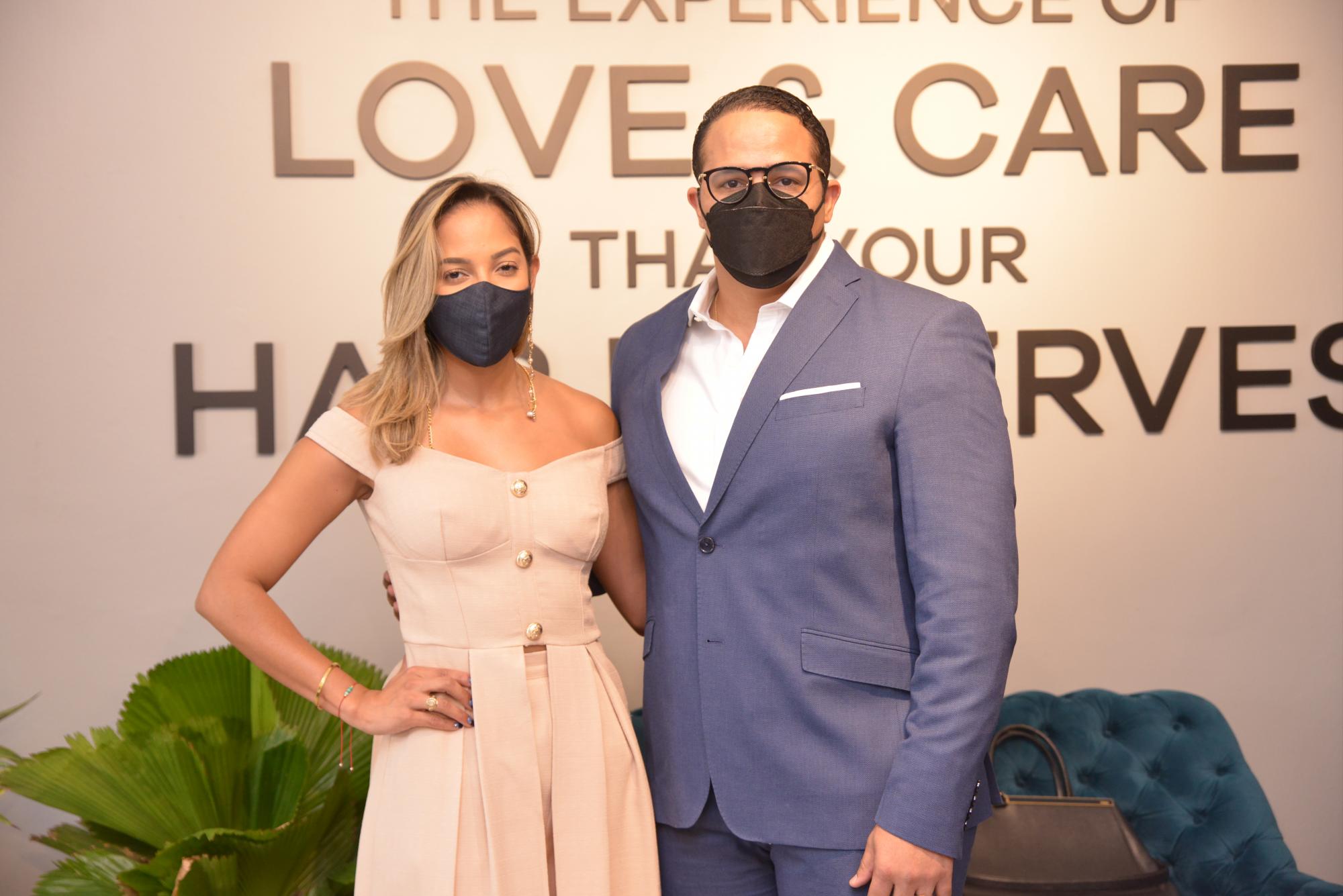 Margelly Candelier y Dr. Rafael Santos Pelegrín.