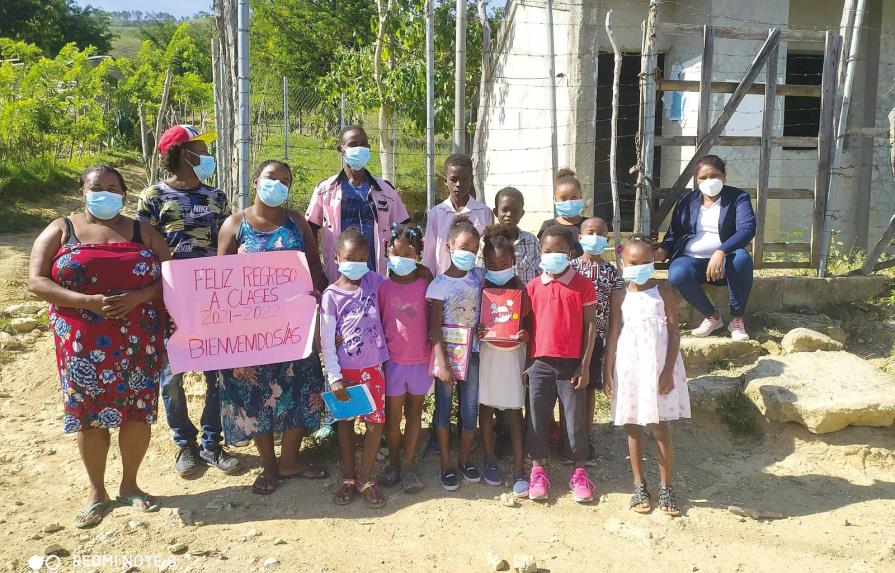 Niños sin clases porque conserje trancó la escuela en Elías Piña
Niños sin clases, porque conserje trancó la escuela 