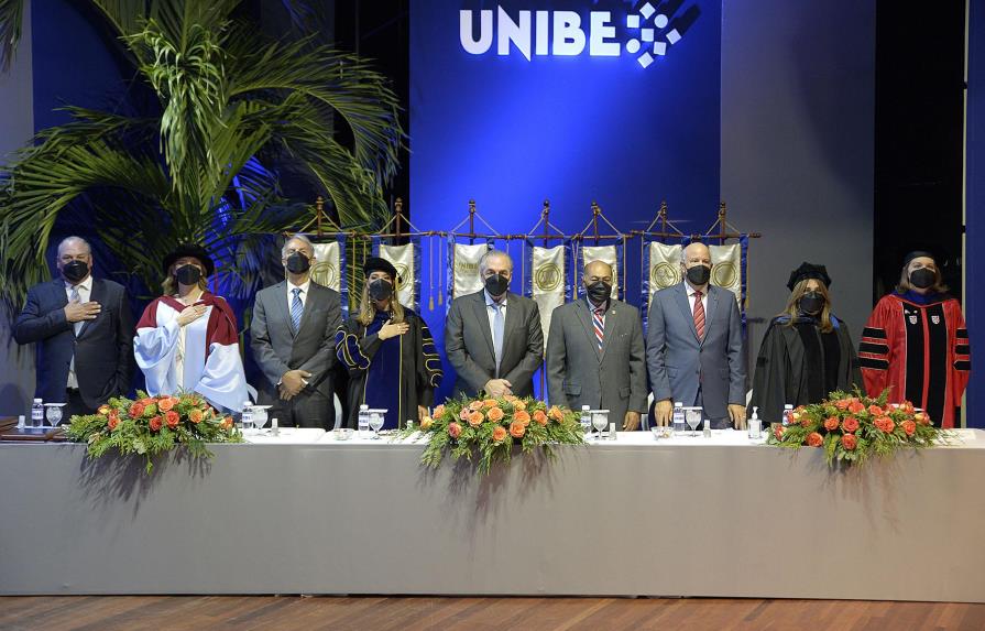 Unibe celebró su 52 Graduación Ordinaria en la Casa San Pablo