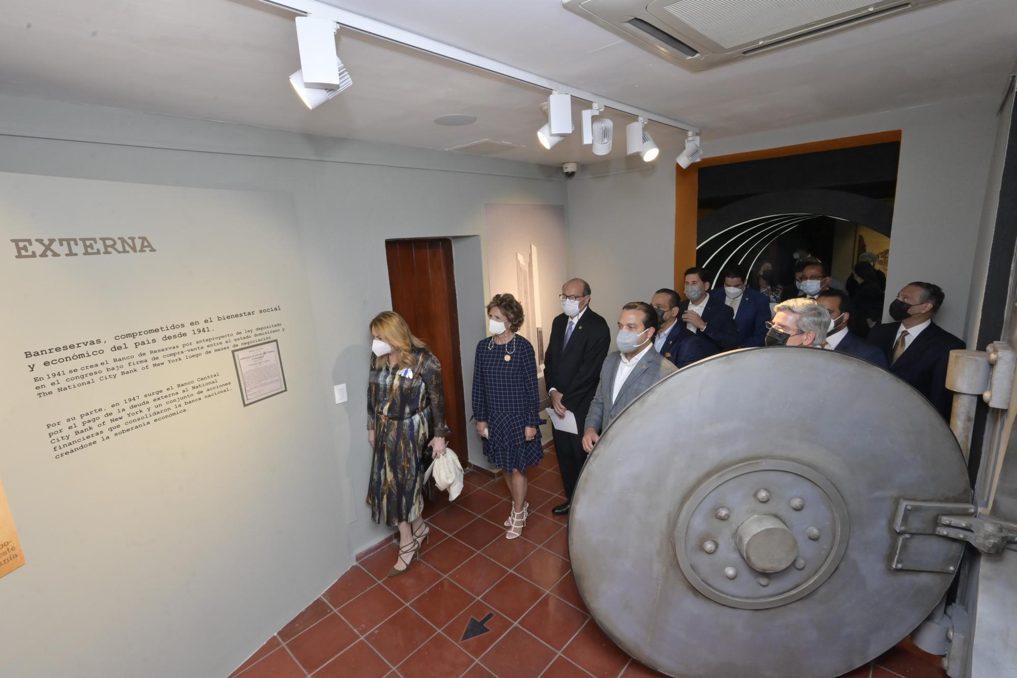 La muestra está abierta al público en el Centro Cultural Banreservas.