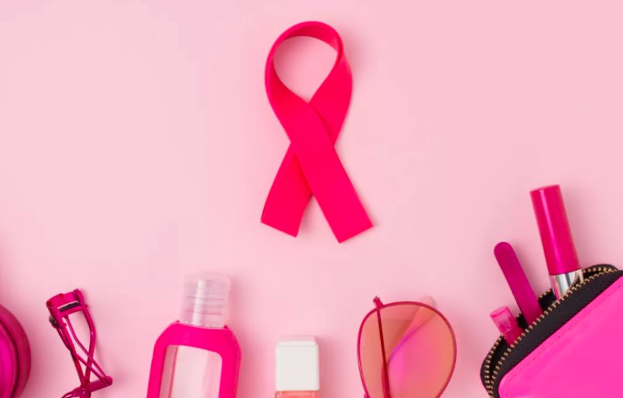 Vístelo de rosa: seis compras de belleza para concienciar sobre el cáncer de mama