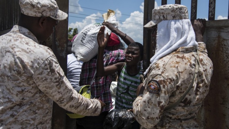 A diario nacionales haitianos intentan cruzar el puesto fronterizo a píe.