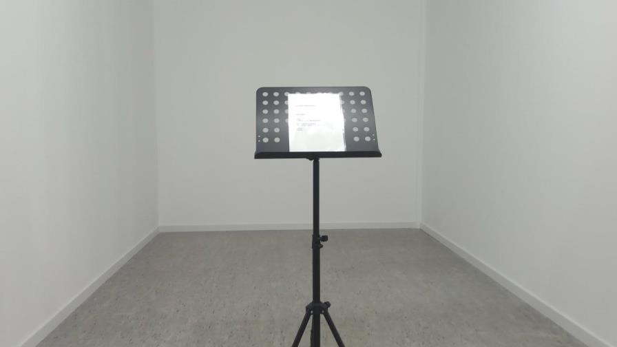 Boyer Tresaco, un artista español que realiza esculturas  invisibles desde el año 2001