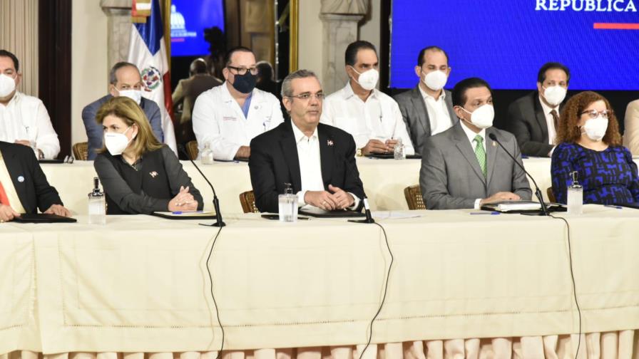 Abinader aclara que la aplicación de la tercera vacuna es voluntaria