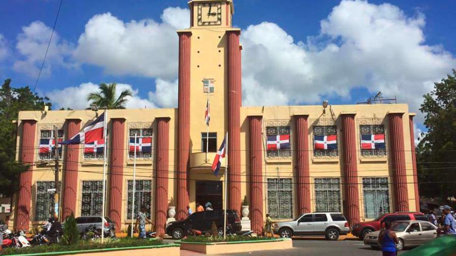 Investigan presuntas irregularidades en contrato para recogida de basura de Alcaldía de La Romana 