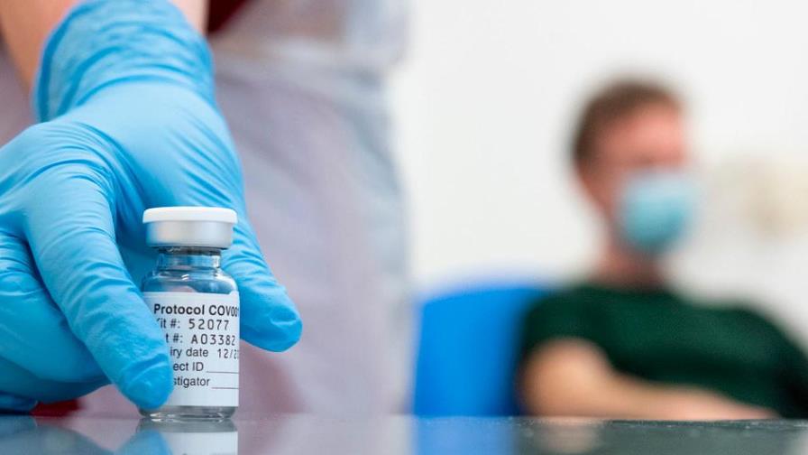 UE presiona a las farmacéuticas ante los retrasos en las vacunas contra COVID