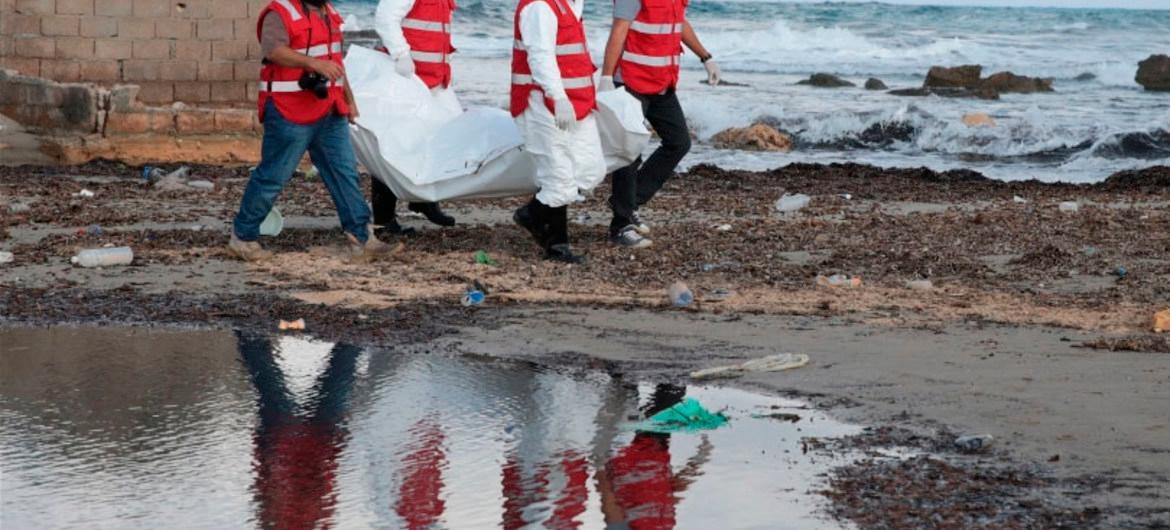 Casi 60 migrantes mueren ahogados frente a las costas de Libia 