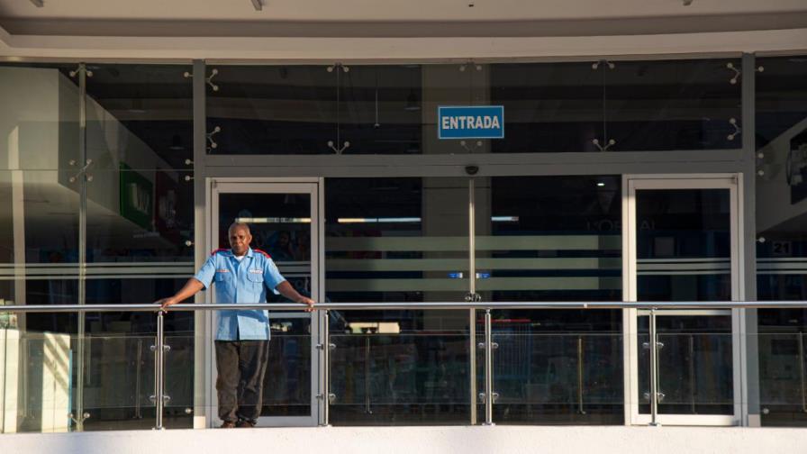 Suspensiones de contratos laborales encienden alarmas de la seguridad social