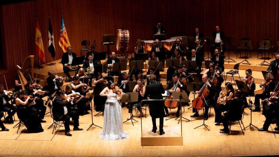 Aisha con éxito rotundo en chile