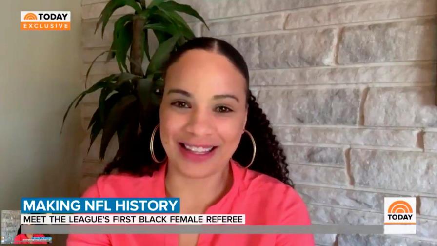 La NFL contrata a la primera mujer afroamericana como árbitro