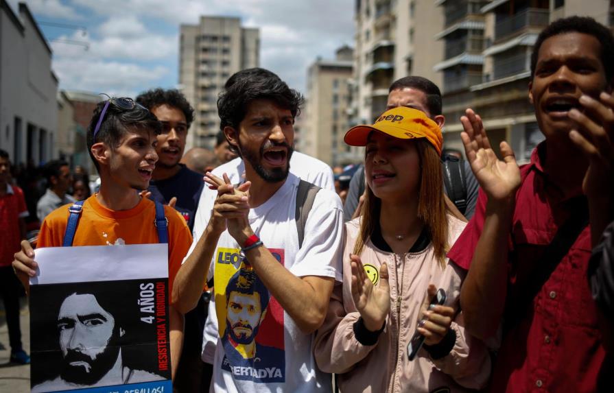 “Presos políticos” venezolanos cumplen dos días amotinados y sin respuesta 