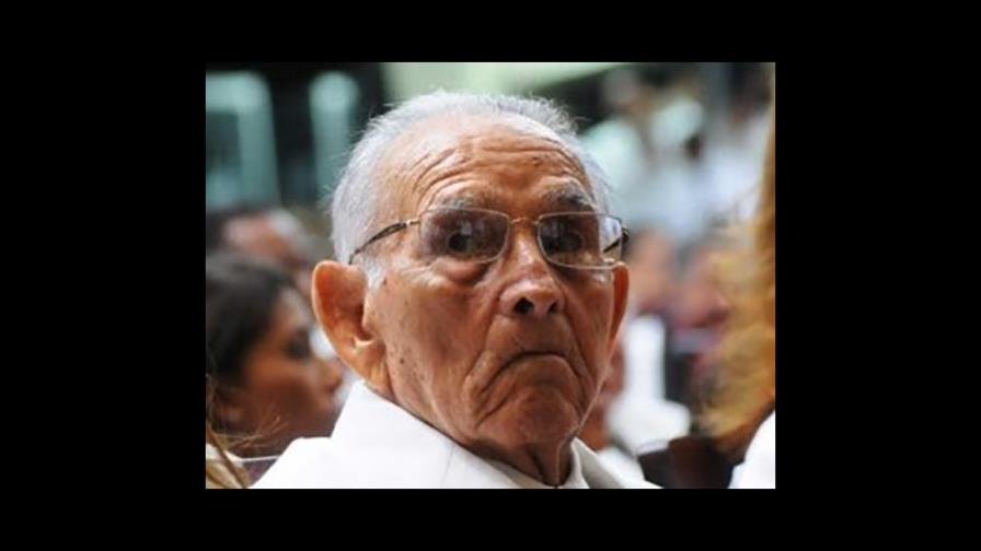 El padre de Danilo Medina está en una habitación normal 