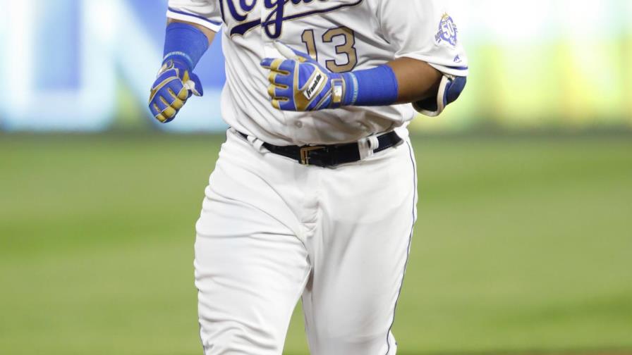 Pérez empuja tres en la victoria de Kansas City sobre los Yanquis Pérez empuja tres en la victoria de Kansas City sobre los Yanquis