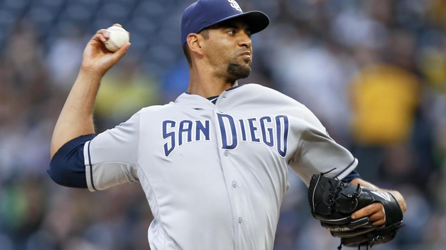 Hosmer y Ross ayudan a Padres en triunfo sobre Piratas Hosmer y Ross ayudan a Padres en triunfo sobre Piratas