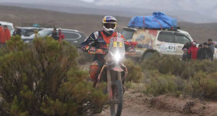 El australiano Toby Price compite en la octava etapa del rally Dakar 2018 el domingo 14 de enero de 2018, entre Uyuni y Tupiza (Bolivia). 