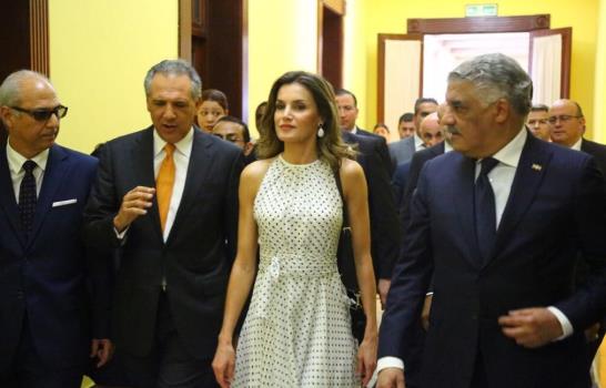Presidente Medina recibe en su despacho a la reina de España 