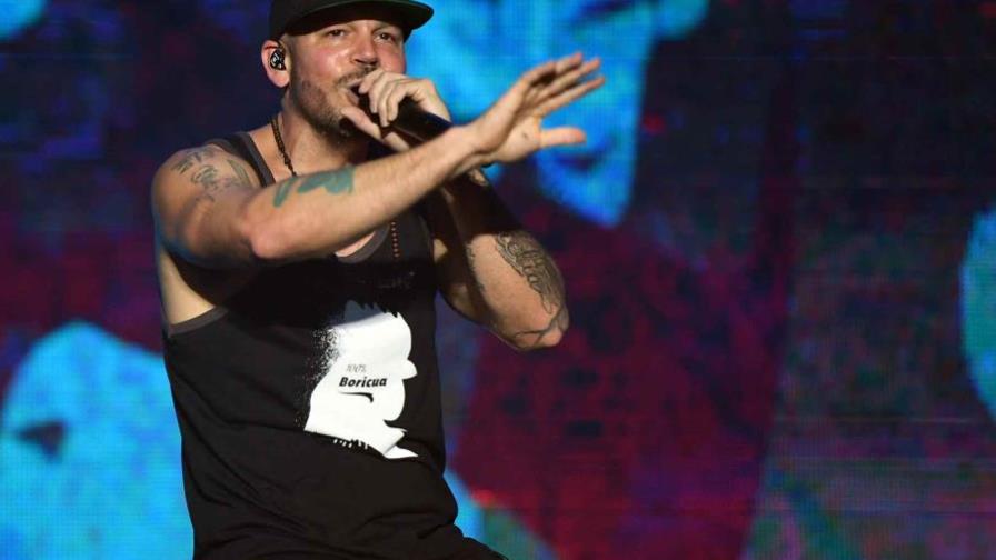 Residente impone su irreverencia en concierto de Puerto Rico