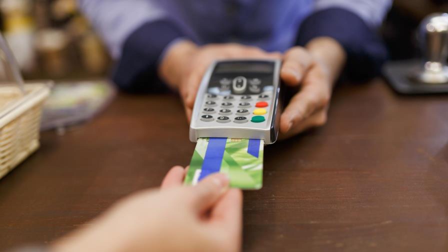 Las deudas con tarjetas de crédito crecieron RD$3,682 millones en un año Las deudas con tarjetas de crédito crecieron RD$3,682 millones en un año