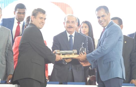 Presidente Medina entrega el Teleférico de Santo Domingo 