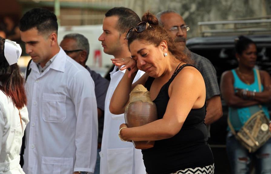Accidente aéreo en Cuba sigue sin esclarecer en medio de velatorios sin fin