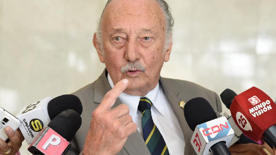 Fondos para las madres enfrentan a diputados 