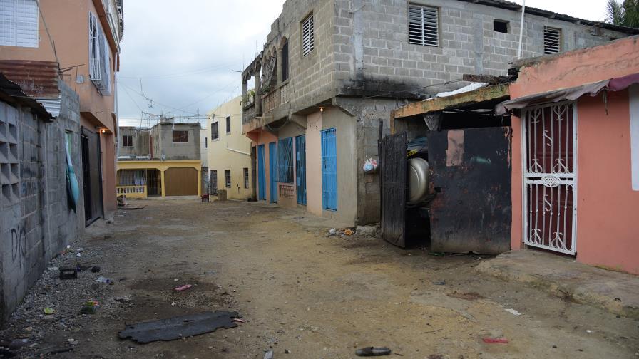 Diez niños huérfanos por triple homicidio en barrio La Toronja Diez niños huérfanos por triple homicidio en barrio La Toronja