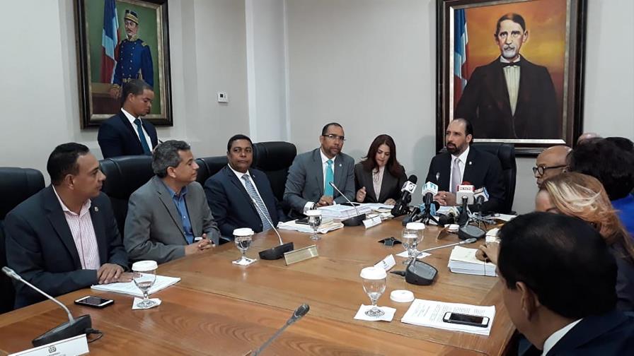 Dejarían en manos de los partidos el tipo de padrón para primarias Dejarían en manos de los partidos el tipo de padrón para primarias